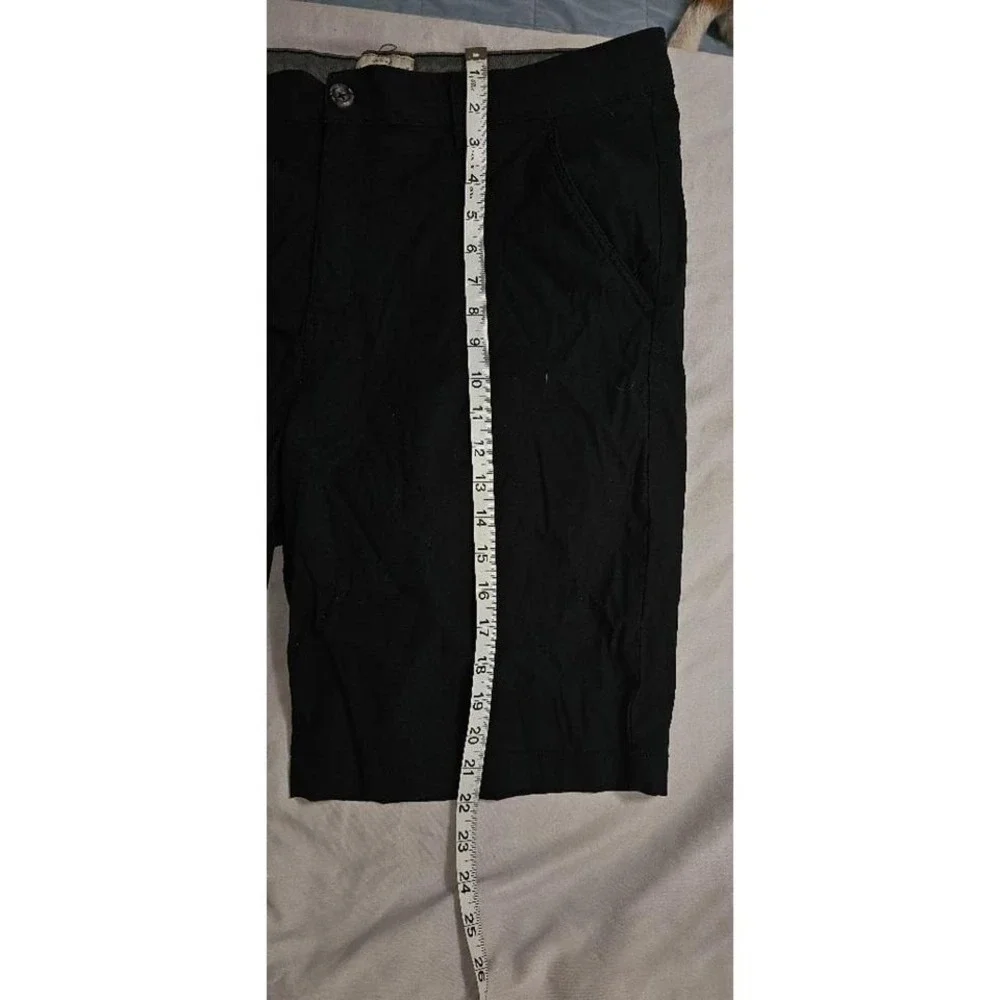 Weatherproof pre-owned men's black cargo shorts SIZE 40